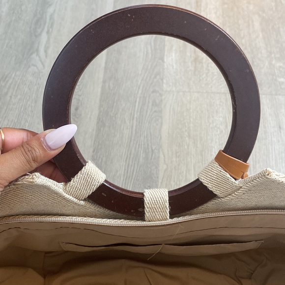 Neutral brown and tan hobo bag! - Picture 5 of 8